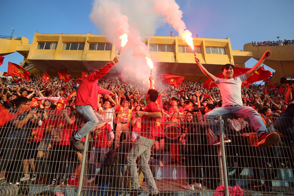 Người hùng Tiến Dũng đưa U23 Việt Nam vào chung kết Người hùng Tiến Dũng đưa U23 Việt Nam vào chung kết